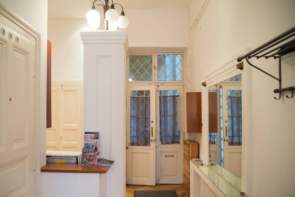 Jokai Ter Apartment Budapest Bagian luar foto