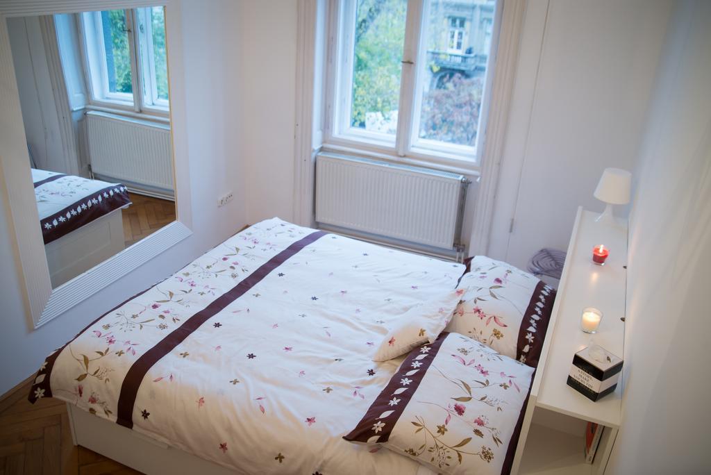 Jokai Ter Apartment Budapest Bagian luar foto